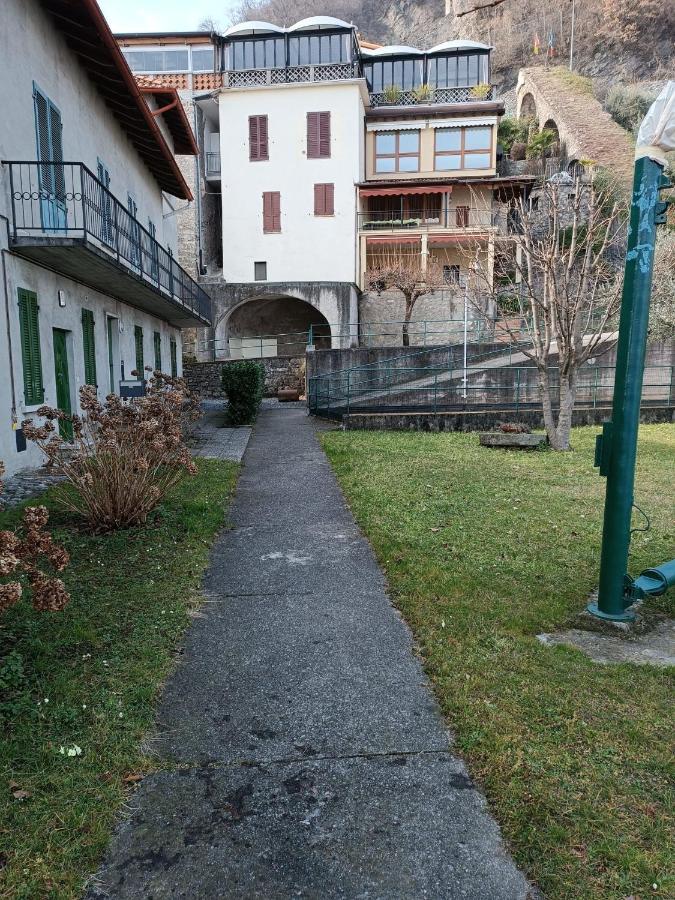 Studio Zu - Lakeside Apartment Riva di Solto Kültér fotó
