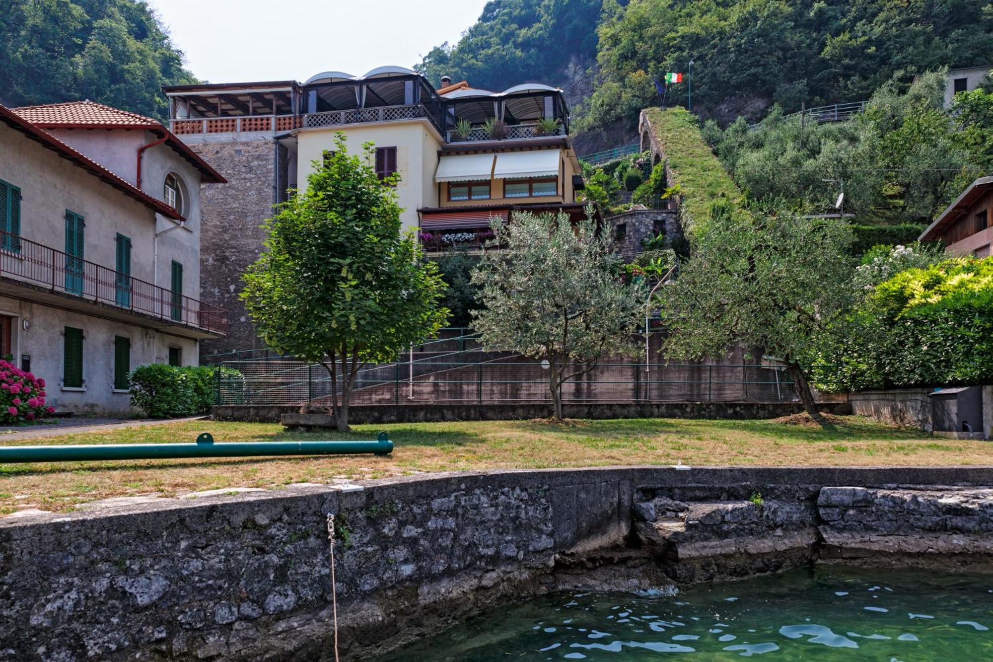 Studio Zu - Lakeside Apartment Riva di Solto Kültér fotó
