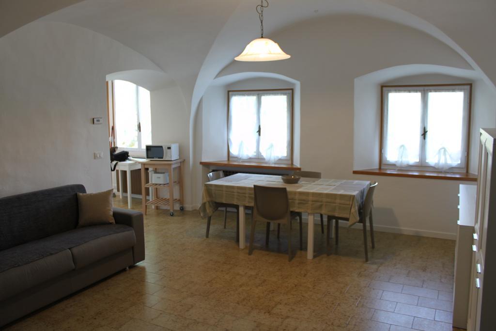 Studio Zu - Lakeside Apartment Riva di Solto Kültér fotó