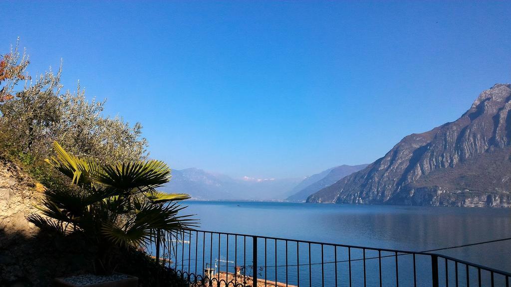 Studio Zu - Lakeside Apartment Riva di Solto Kültér fotó